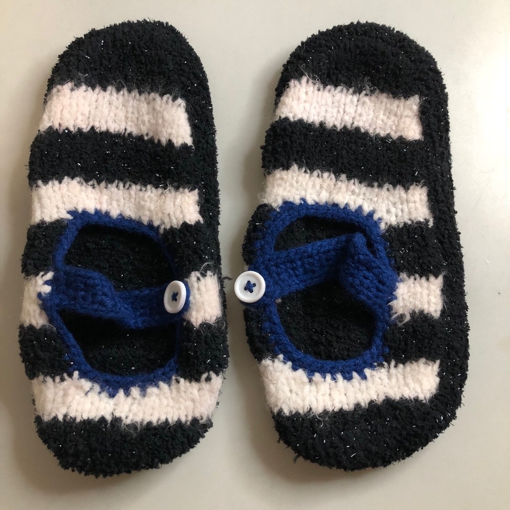 Kids inside slippers A1